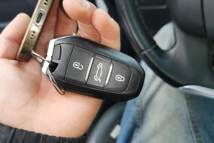 Used Citroen C4L 2014 1.8L Intelligent Drive Manual Version – Dynamic Edition Vehicle Key