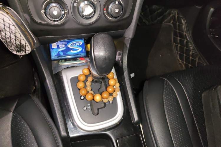 Used Citroen C4L 2015 1.2T Automatic Luxury Edition Gear Lever