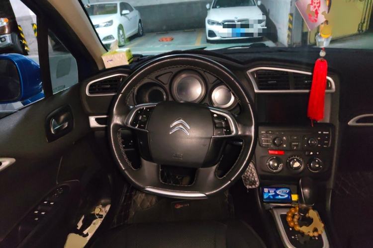 Used Citroen C4L 2015 1.2T Automatic Luxury Edition Steering Wheel