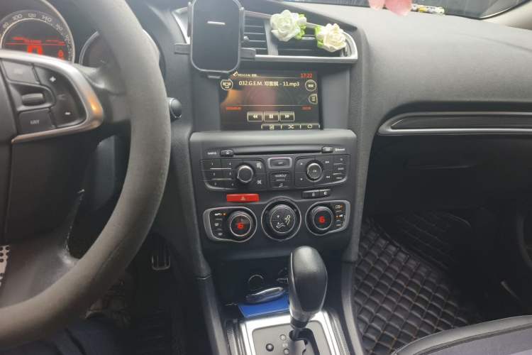 Used Citroen C4L 2015 1.2T Automatic Prestige Edition Audio And AC Panel