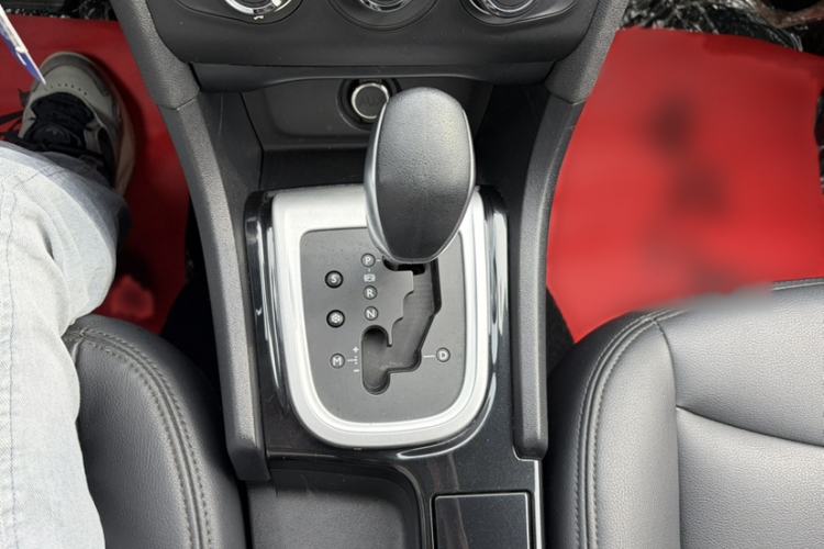 Used Citroen C4L 2015 1.8L Automatic Luxury Edition Gear Lever