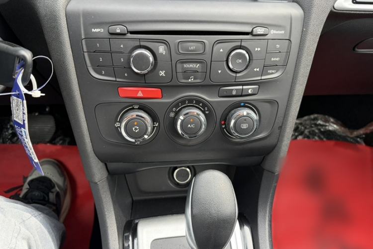 Used Citroen C4L 2015 1.8L Automatic Luxury Edition Interior 1