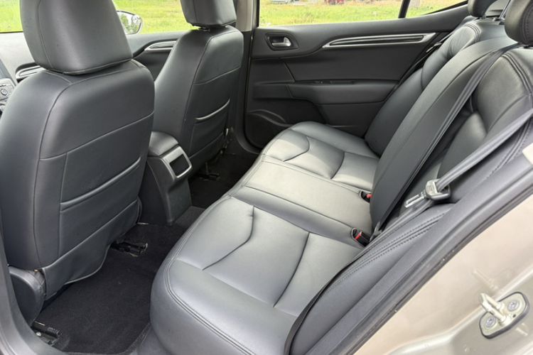 Used Citroen C4L 2015 1.8L Automatic Luxury Edition Interior 2