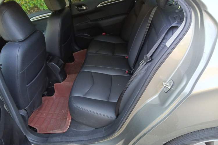 Used Citroen C4L 2015 1.8L Automatic Luxury Edition Interior 4