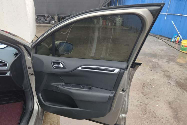 Used Citroen C4L 2015 1.8L Automatic Luxury Edition Right Front Door Interior