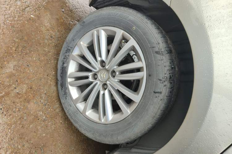 Used Citroen C4L 2015 1.8L Automatic Luxury Edition Right Rear Wheel Hub
