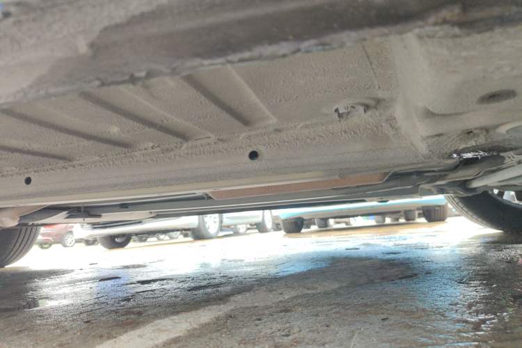 Used Citroen C4L 2015 1.8L Automatic Luxury Edition Right Side Sill