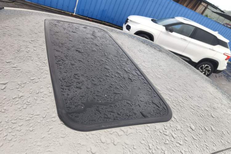 Used Citroen C4L 2015 1.8L Automatic Luxury Edition Roof