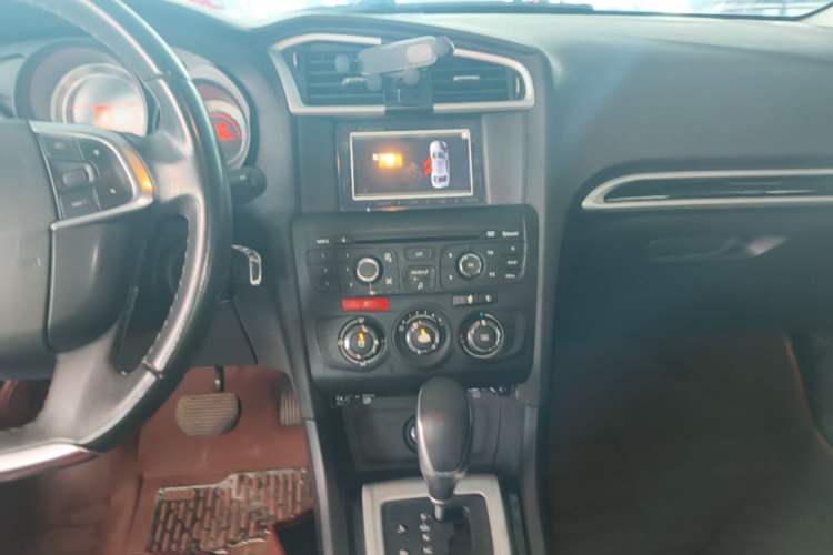 Used Citroen C4L 2015 1.8L Automatic Luxury Edition Audio And AC Panel