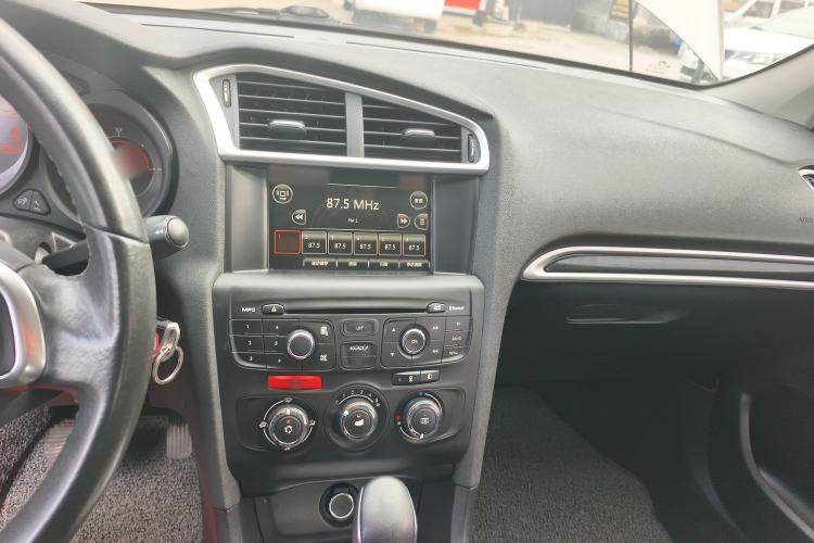 Used Citroen C4L 2015 1.2T Automatic Luxury Edition Audio And AC Panel