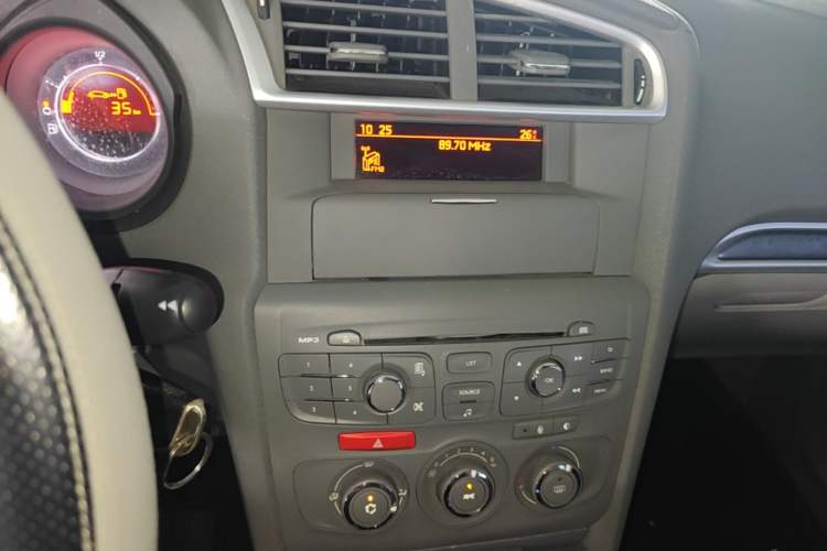 Used Citroen C4L 2015 1.8L Automatic Leading Edition Audio And AC Panel