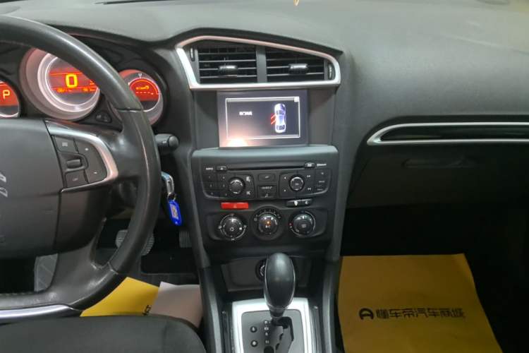 Used Citroen C4L 2015 1.8L Automatic Luxury Edition Audio And AC Panel