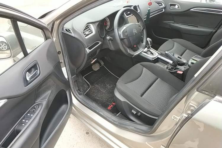 Used Citroen C4L 2015 1.2T Automatic Luxury Edition Driver Seat