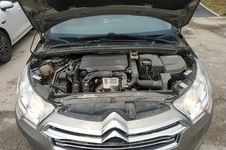 Used Citroen C4L 2015 1.2T Automatic Luxury Edition Engine Bay