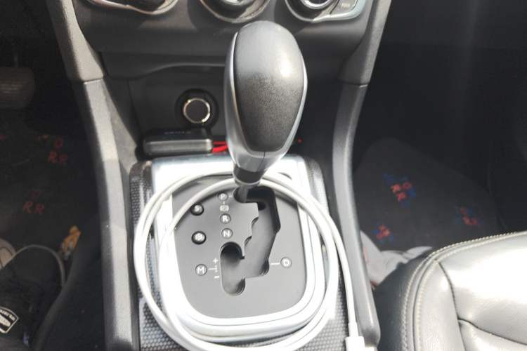 Used Citroen C4L 2015 1.2T Automatic Prestige Edition Gear Lever