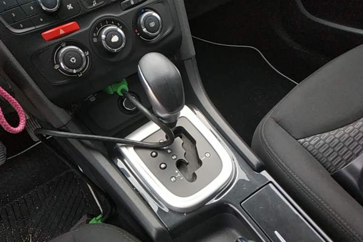 Used Citroen C4L 2015 1.2T Automatic Luxury Edition Gear Lever