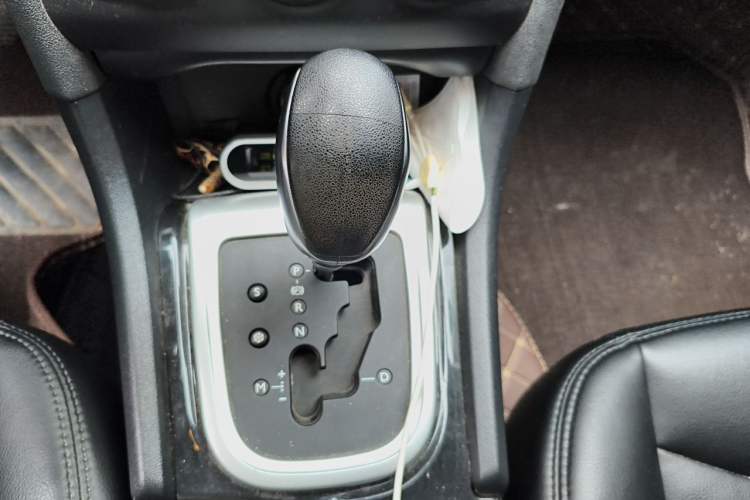Used Citroen C4L 2015 1.8L Automatic Luxury Edition Gear Lever