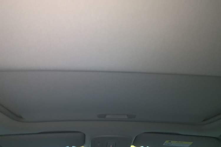 Used Citroen C4L 2015 1.8L Automatic Luxury Edition Headliner