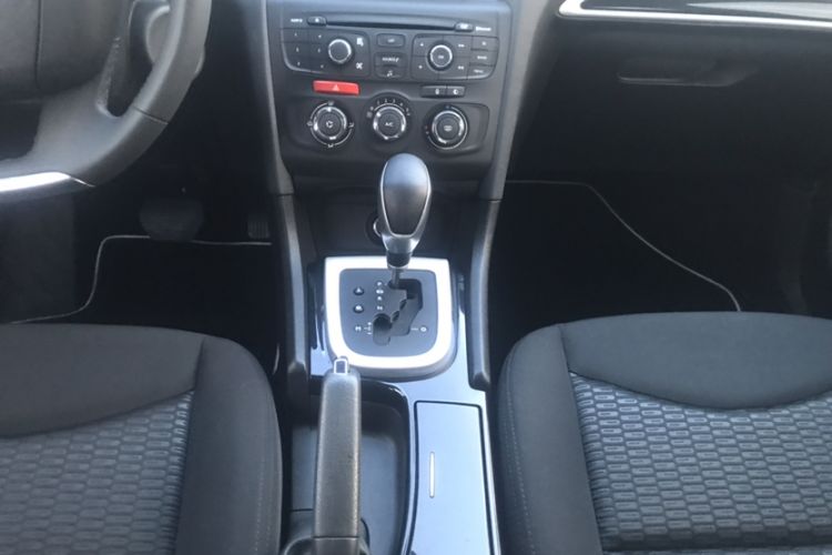 Used Citroen C4L 2015 1.8L Automatic Luxury Edition Interior 9