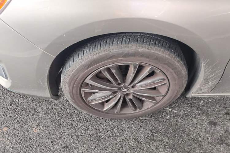 Used Citroen C4L 2015 1.8L Automatic Luxury Edition Left Front Wheel Hub