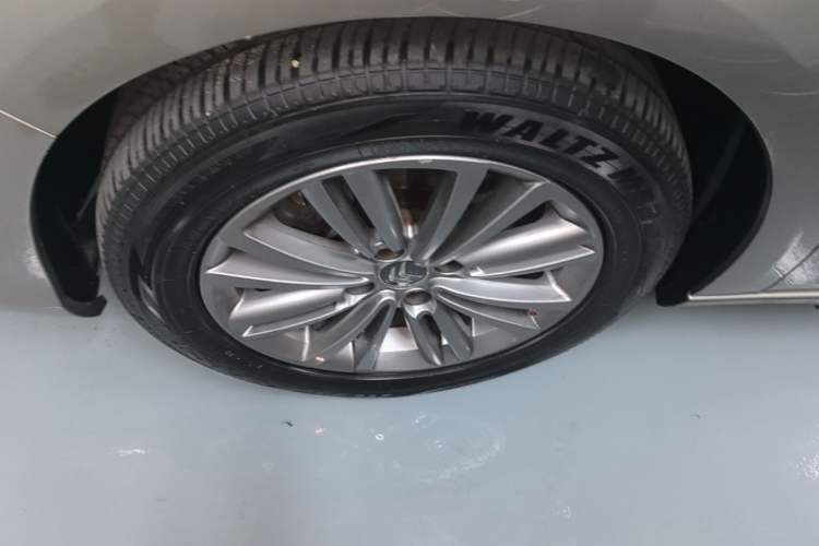 Used Citroen C4L 2015 1.8L Automatic Luxury Edition Left Front Wheel Hub