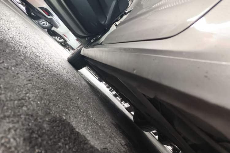 Used Citroen C4L 2015 1.8L Automatic Luxury Edition Left Side Sill