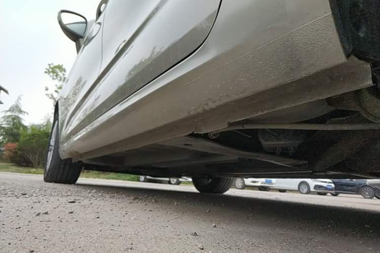 Used Citroen C4L 2015 1.2T Automatic Luxury Edition Left Side Sill