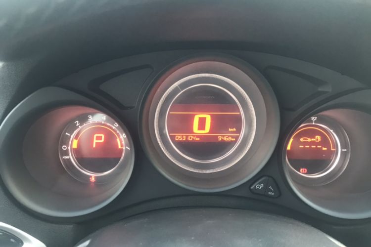 Used Citroen C4L 2015 1.8L Automatic Luxury Edition Odometer Close Up