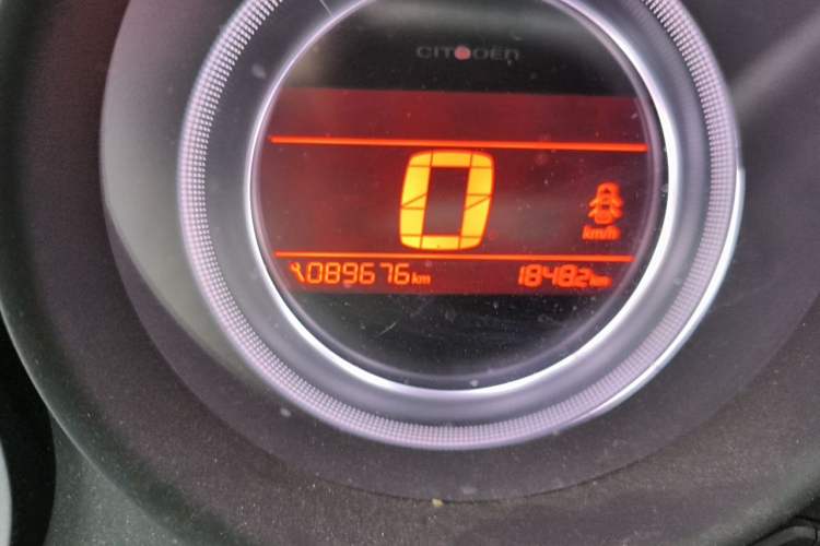 Used Citroen C4L 2015 1.8L Automatic Luxury Edition Odometer Close Up