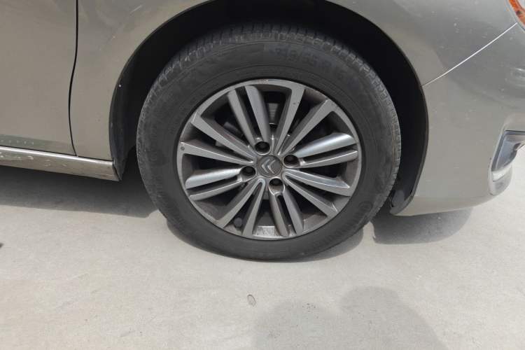Used Citroen C4L 2015 1.2T Automatic Prestige Edition Right Front Wheel Hub