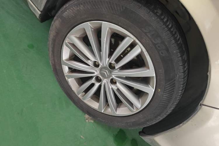 Used Citroen C4L 2015 1.8L Automatic Leading Edition Right Front Wheel Hub