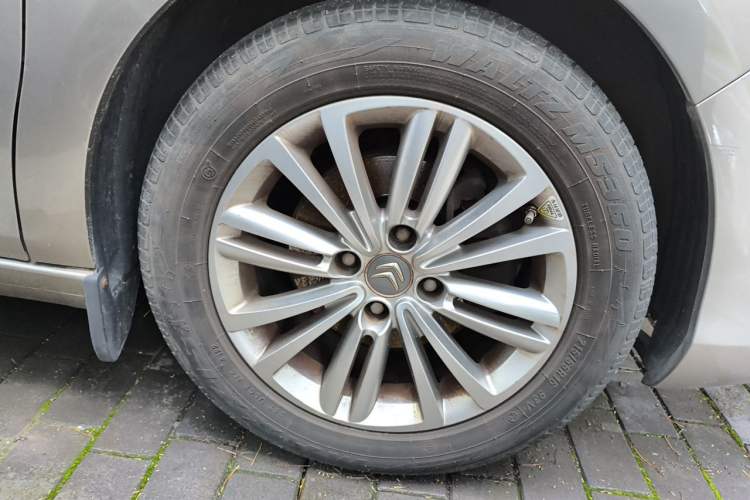Used Citroen C4L 2015 1.8L Automatic Luxury Edition Right Front Wheel Hub