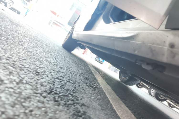 Used Citroen C4L 2015 1.8L Automatic Luxury Edition Right Side Sill