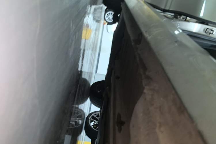 Used Citroen C4L 2015 1.8L Automatic Luxury Edition Right Side Sill
