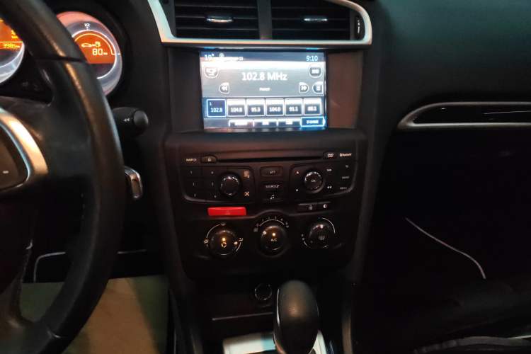 Used Citroen C4L 2015 1.8L Automatic Luxury Edition Audio And AC Panel