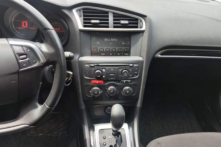 Used Citroen C4L 2015 1.8L Automatic Luxury Edition Audio And AC Panel