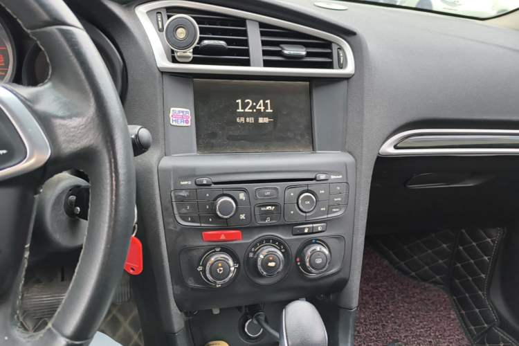 Used Citroen C4L 2015 1.8L Automatic Luxury Edition Audio And AC Panel