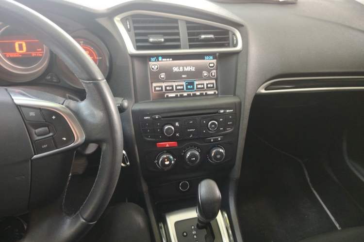 Used Citroen C4L 2015 1.2T Automatic Luxury Edition Audio And AC Panel
