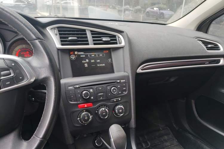 Used Citroen C4L 2015 1.8L Automatic Luxury Edition Audio And AC Panel