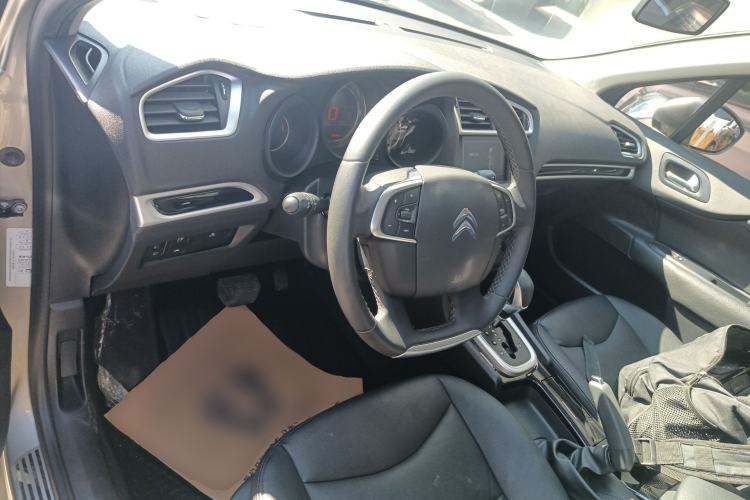 Used Citroen C4L 2015 1.8L Automatic Luxury Edition Center Console