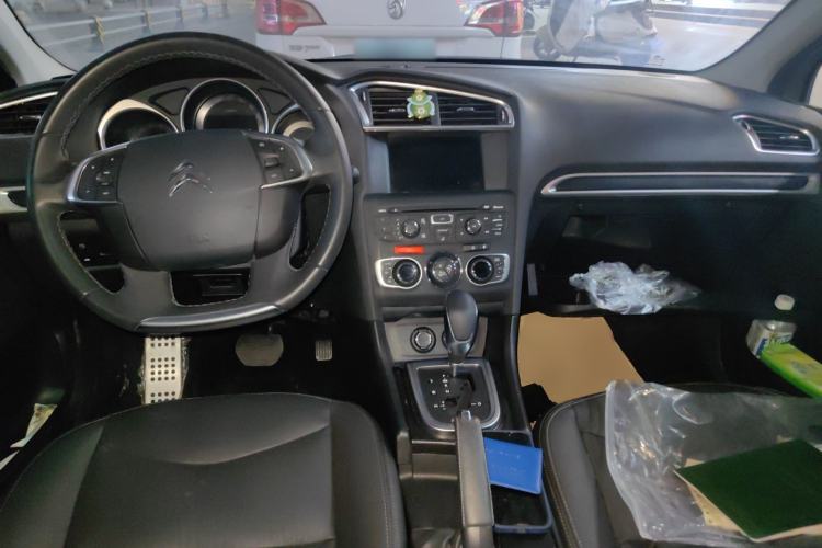 Used Citroen C4L 2015 1.6T Automatic Prestige Edition Center Console