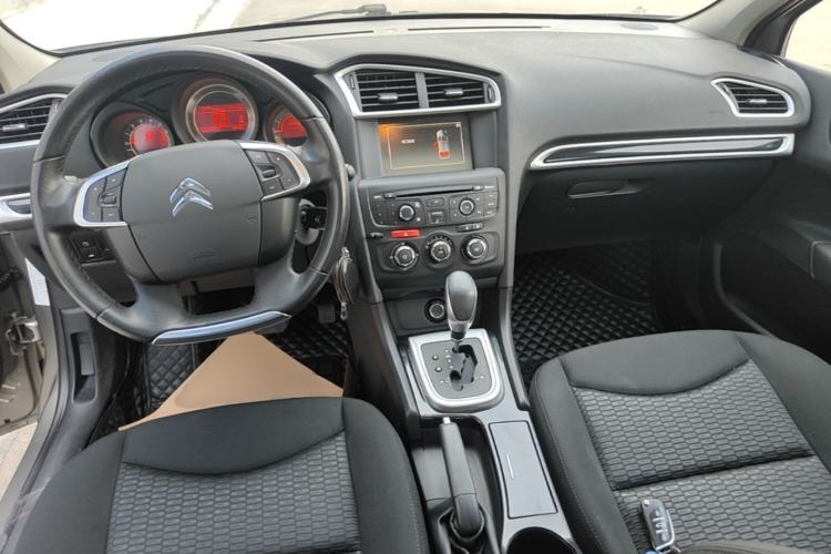 Used Citroen C4L 2015 1.2T Automatic Luxury Edition Center Console
