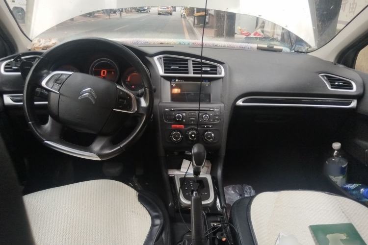 Used Citroen C4L 2015 1.8L Automatic Luxury Edition Center Console