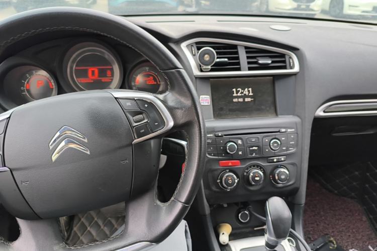 Used Citroen C4L 2015 1.8L Automatic Luxury Edition Center Console