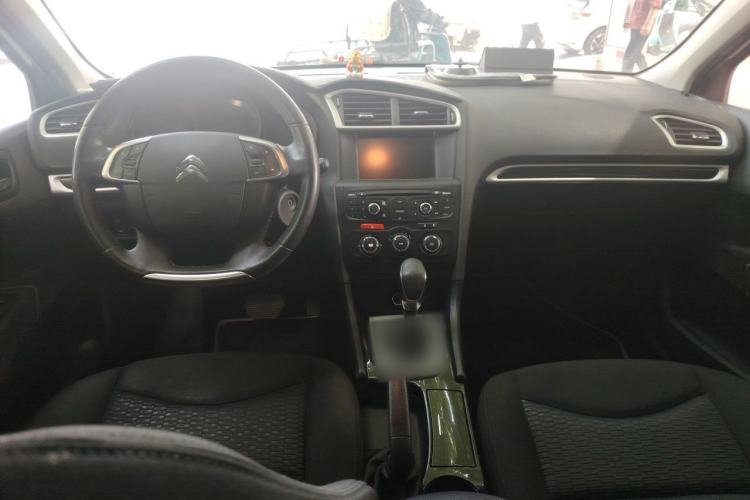 Used Citroen C4L 2015 1.2T Automatic Luxury Edition Center Console