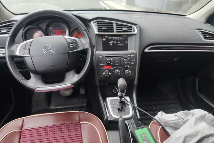 Used Citroen C4L 2015 1.8L Automatic Luxury Edition Center Console