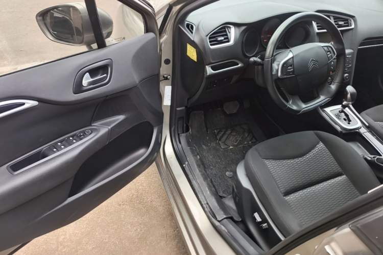 Used Citroen C4L 2015 1.8L Automatic Luxury Edition Driver Seat
