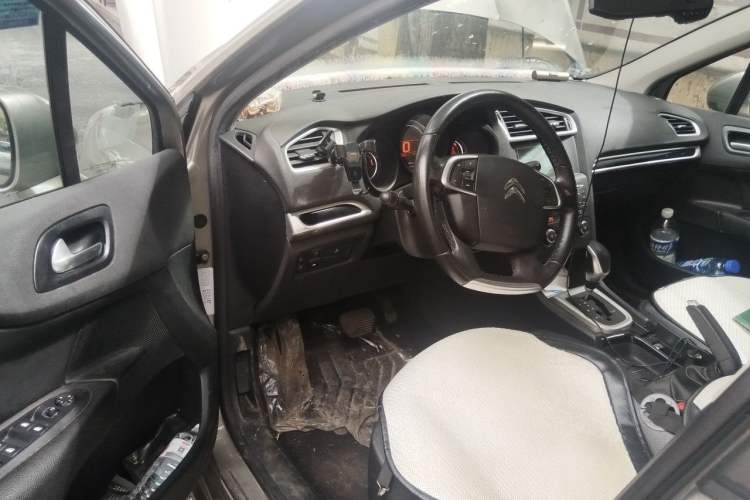 Used Citroen C4L 2015 1.8L Automatic Luxury Edition Driver Seat