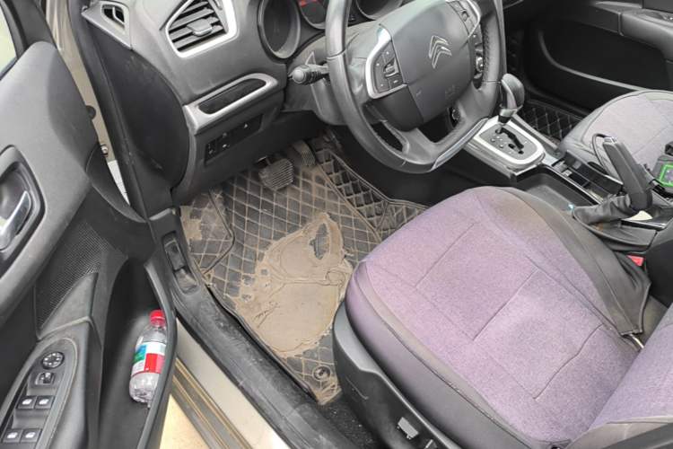 Used Citroen C4L 2015 1.8L Automatic Luxury Edition Driver Seat