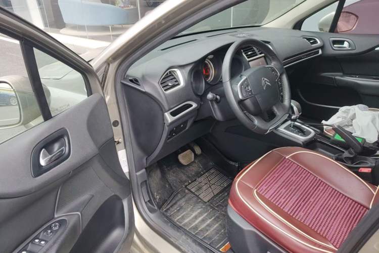 Used Citroen C4L 2015 1.8L Automatic Luxury Edition Driver Seat